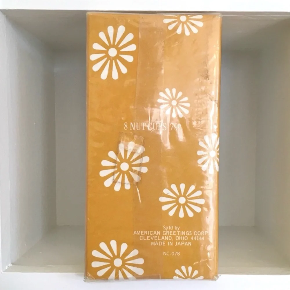 Vintage 1960s American Greetings Floral artwork paper nut cups